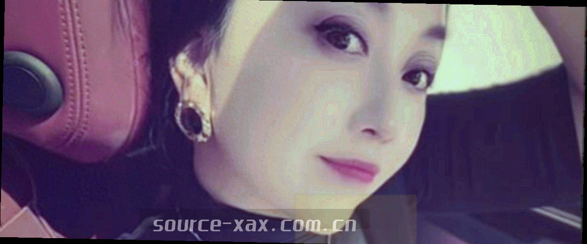 抽象几何与数据线条构成的索引站氛围图